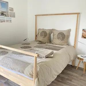  Apartment Des 3 Iles, En Plein Centre-ville, A 5 Min Des Plages, 3 Neufs